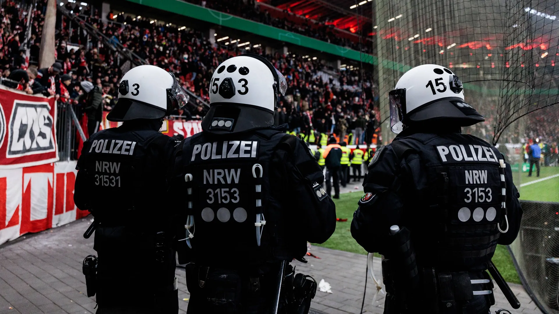 Policija sve više primjenjuje silu prema navijačima. Zašto?